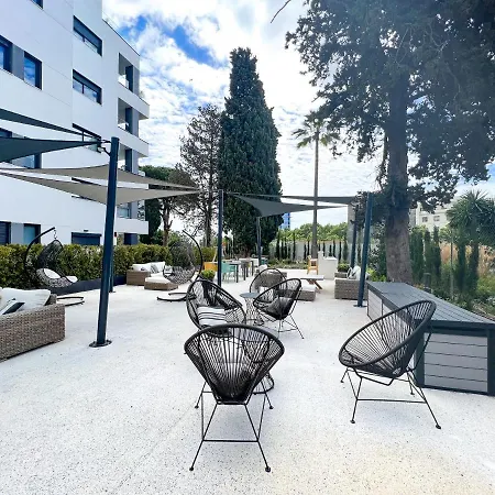 In Center With Private Parking Appartement