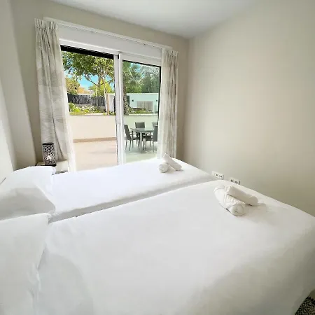 Appartement In Center With Private Parking *