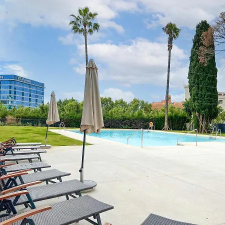 Appartement In Center With Private Parking *