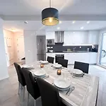 Apartmán In Center With Private Parking *