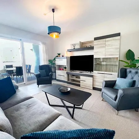 In Center With Private Parking Apartament Marbella