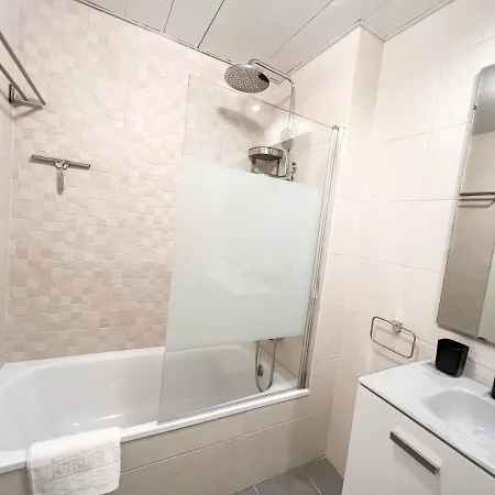 In Center With Private Parking Apartment Marbella