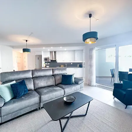 Apartment In Center With Private Parking