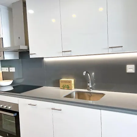 In Center With Private Parking Apartament Marbella