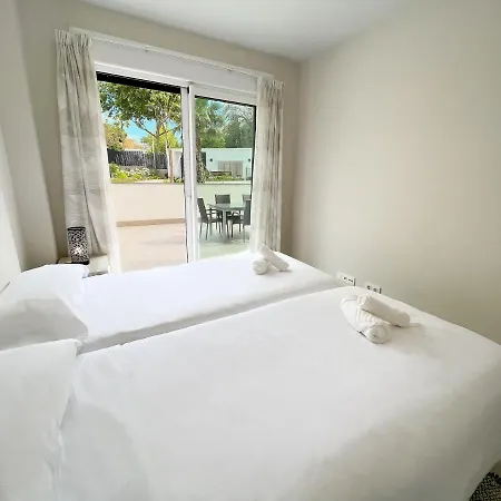 Apartment In Center With Private Parking *