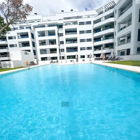 In Center With Private Parking * Μαρμπέλλα