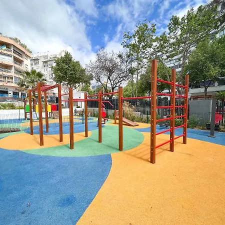 In Center With Private Parking דירה *