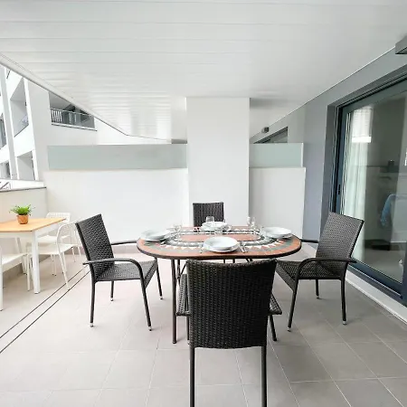 In Center With Private Parking Marbella