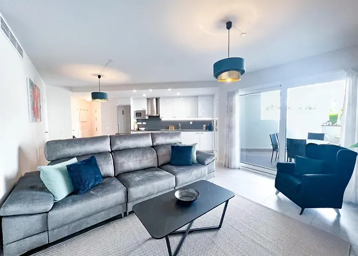 Apartment In Center With Private Parking